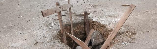 Novopazarka upala u rupu na putu do škole (VIDEO)