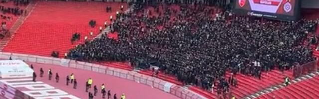 SKANDAL NA MARAKANI! Grobari ispisali uvredljivu poruku Zvezdi na semaforu! (FOTO)