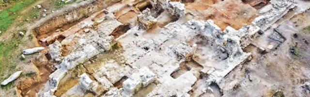 Дво­ри­не по­ста­ле кул­тур­но до­бро од из­у­зет­ног зна­ча­ја