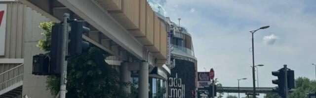 DOŠAO U BEOGRAD, PA IZAZVAO BES SRBA: Jedan natpis napravio potpuni HAOS! (VIDEO)