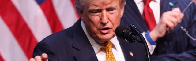 Трамп: Звали су ме из Техерана, очајнички желе да постигну договор