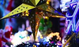 Svi stavljamo zvezdu na vrh jelke, a malo ko zna šta ona zapravo označava