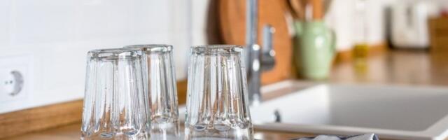 Ova uobičajena navika uništava čaše: Štetite im svaki put nakon pranja