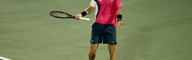 Detetu naredili da pocepa transparent zbog ruske trobojke: Skandal na meču Andreja Rubljova