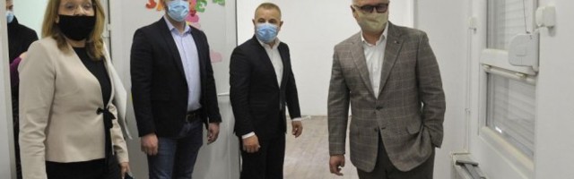 VESIĆ: Investiranjem u vrtiće i obrazovanje ULAŽEMO U DECU I BUDUĆNOST NAŠE ZEMLJE /FOTO/