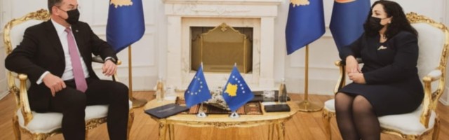 Lajčak na Kosovu sa državnim zvaničnicima i opozicijom