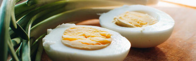 REŠAVAMO DILEMU: KOLIKO DUGO SU JESTIVA TVRDO KUVANA JAJA? Otkrivamo i šta znači zelena boja na belancetu!