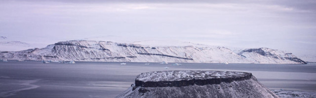 Zbog visokih temperatura odlomio se ogromni glečer na Grenlandu