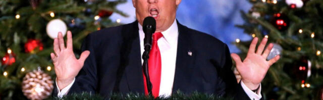 Трамп честитао Божић и „радикално левичарском олошу“