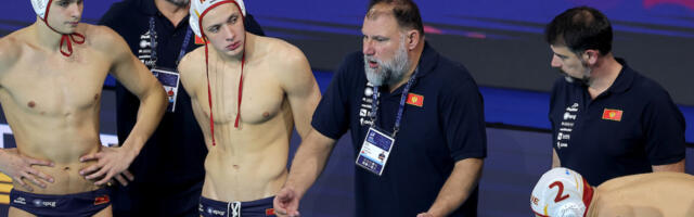 (VIDEO) Dejan Savić sočno psovao tokom tajm-auta: "Jednu je*enu stvar smo rekli"