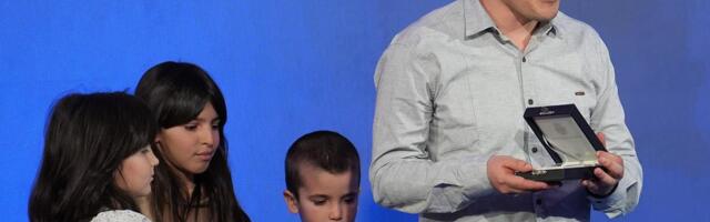 Neverovatna priča o učitelju Marku koji je po orden došao u odabranom društvu: Ovo je najlepša slika iz Srbije danas