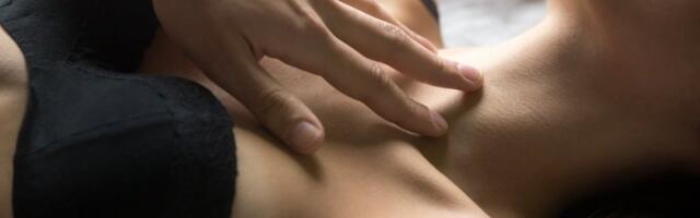 Eksplozija strasti u krevetu: Ova poza će vas raspametiti