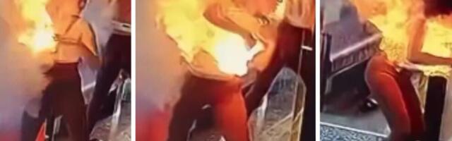 (UZNEMIRUJUĆI VIDEO) ŽENI EKSPLODIRAO PUNJAČ U TORBI! Nastala VATRENA KUGLA: Borila se za život, OVO JE STRAVIČNO!