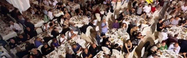 PALMA ORGANIZOVAO SVEČANU VEČERU ZA GINISA -  Za 1.200 članova delegacije iz 49 gradova Srbije u Grčkoj