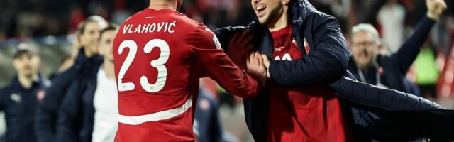 VLAHOVIĆA TERAJU IZ KLUBA, ON NASTAVLJA DA RAŠETA: Majstorija Samardžića o kojoj se priča!