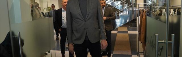 Štimcu ZABRANJEN odlazak na sve javne skupove!