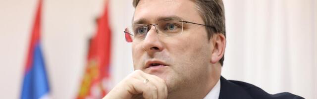 "ČASNIM NOVINARIMA SE ZABRANJUJE RAD DOK JUNAJTED MEDIJA ŠIRI LAŽI": Oglasio se ministar Selaković zbog presude Andrijani Nešič