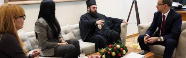 DRŽAVA UZ SVOJ NAROD: Premijer Macut sa vladikom Heruvimom o ključnim projektima za srpsku decu u Hrvatskoj (FOTO)
