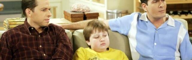 Ovako izgleda preslatki dečak iz "Dva i po muškarca": Seriju od koje je zarađivao 346 hiljada € nazvao smećem i okrenuo se veri