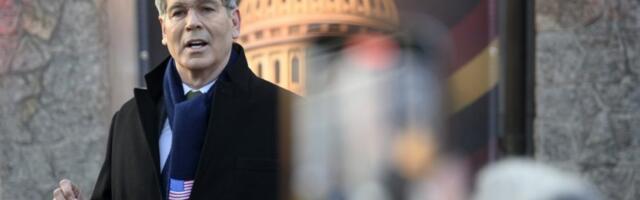 Američki ministar: Izuzeća od sankcija za naftu za Iran i Rusiju produžena na zahtev nekih zemalja