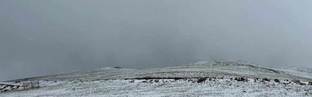 It's snowing on Zlatibor in the middle of spring! Will people be skiing instead of picnicking on May Day?