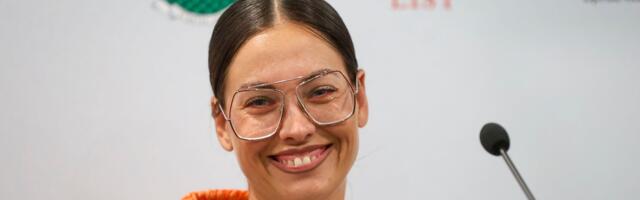 Šta li je radila celu noć? Mirka Vasiljević snimljena kako spava van doma