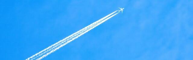 Pilot ostavio poruku koju su videli radari: Nebo mu je platno (VIDEO)