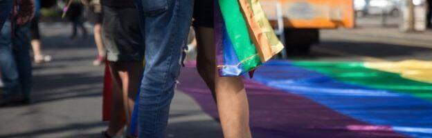 Nevidljivi i uplašeni: Život LGBT ljudi u malim sredinama u Srbiji