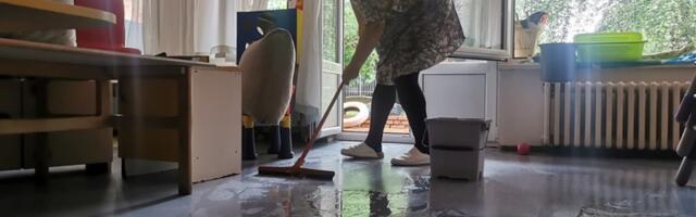 Voda prodrla u vrtić „Boško Buha”: deca i vaspitači prebačeni u vrtić „Neven”