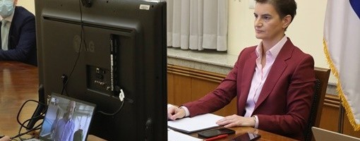 Premijerka Srbije: Stižu "digitalni udžbenici" jer su deci stari "dosadni"