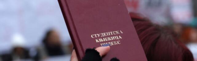 PUKLA TIKVA U BLOKADERSKIM REDOVIMA! Studenti se ''oprali'' od profesora blokadera!