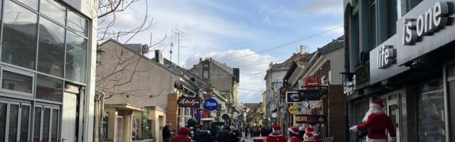 FOTO, VIDEO Novi Sad u novogodišnjem ritmu: Dnevne žurke već od jutra