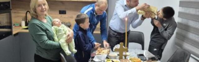 DIRLJIVA PRIČA IZ SELA PASJANE: Doktor Živojin porodio suprugu, mali Stefan na Božić puni mesec dana!