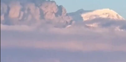 Spektakularna erupcija vulkana na Kamčatki: Stub pepela visok preko 11 km, nestvarna slika iz svemira