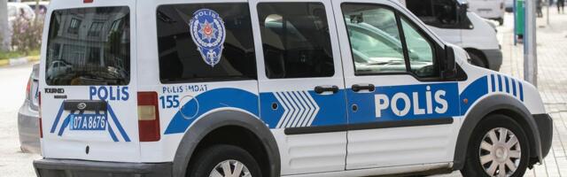 INCIDENT U ISTANBULU: Četiri policajca i dvoje građana povređeno u napadu nožem