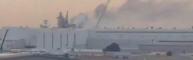 Dron pogodio ključnu naftnu luku u Emiratima - izbio veliki požar! (VIDEO)