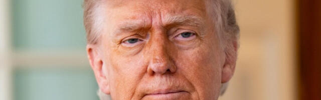 Трамп: Велика Британија одбија да експлоатише нафту, а купује је од Норвешке по дупло већој цени