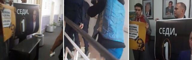 Policija u zgradi Skupštine Niša, a tek da vidite razlog... (VIDEO)