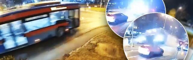 (VIDEO) "Prvi leteći automobil u Rumuniji" - Udario u kružni tok, preleto dva automobila i završio...