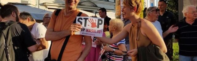 Blokaderi iz Srbije pobegli u Zagreb da dele nagrade novinarima tajkuna: U publici i antisrbin - Dinko Gruhonjić (VIDEO)