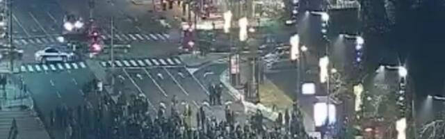 (FOTO) Šamar za blokadere: Najavljivali veliki skup ispred Skupštine - usledilo gorko razočarenje