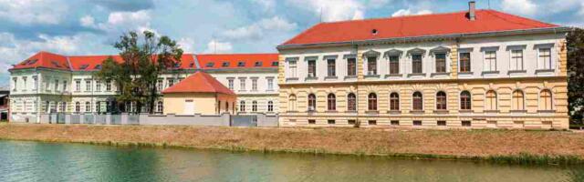 ŠOK PORUKA ZA DAN ZALJUBLJENIH U ZRENJANINU! Posvećena jednom Marku i NJEGOVOJ ŽENI, a P.S. posebno BODE OČI: "Reci ili ĆU JA!!!" (FOTO)