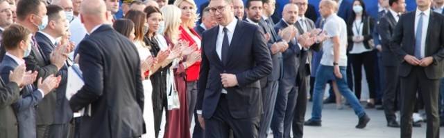 "Vučiću, suludim mitinzima ćeš ubiti puno ljudi"