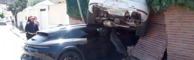 Žena Tycan modelom pokupila Macan i zakucala se u zid zajedno sa njim