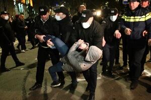 Сукоби на протестима у Тбилисију, ухапшено 77 демонстраната