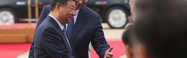 Šta su Vučić i Si Đinping rekli jedan drugom, a da su svi videli? (VIDEO)