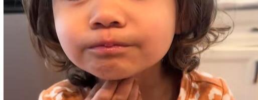 Snimala je ćerku dok jede jabuku, ne sluteći šta se u tom trenutku dešava: Kad joj se približila usledila je drama