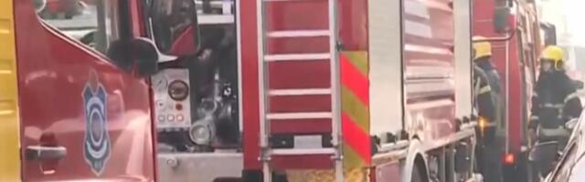 POŽAR NA BEŽANIJSKOJ KOSI: Objekat u plamenu, vatrogasci se bore!