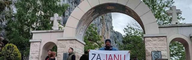 Kad znaš za koga hodaš nema odustajanja: Ivan nakon šest dana i 300 km stigao pod Ostrog, sve za malu Janu