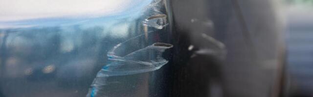 Bez odlaska u servis i skupih popravki: Dva sastojka iz kuhinje koje svi imaju u kući brišu ogrebotine na automobilu